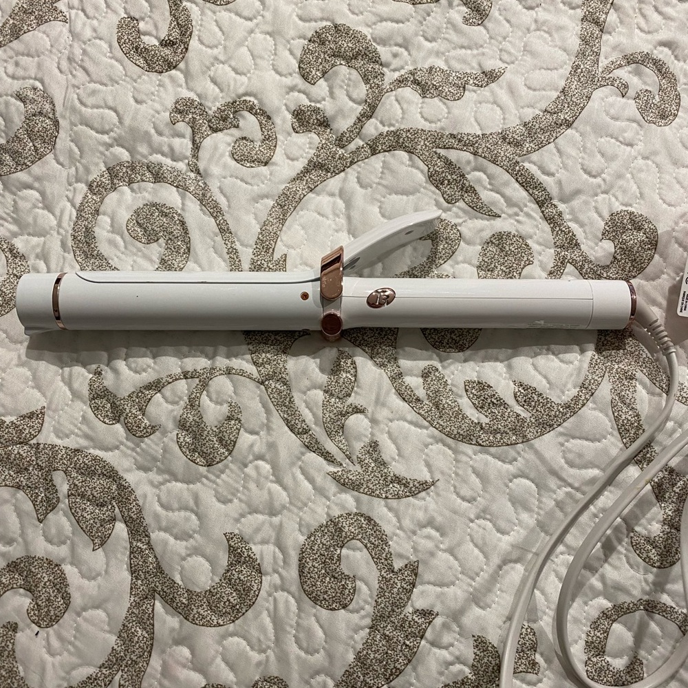 T3 1.25 In Curling Iron